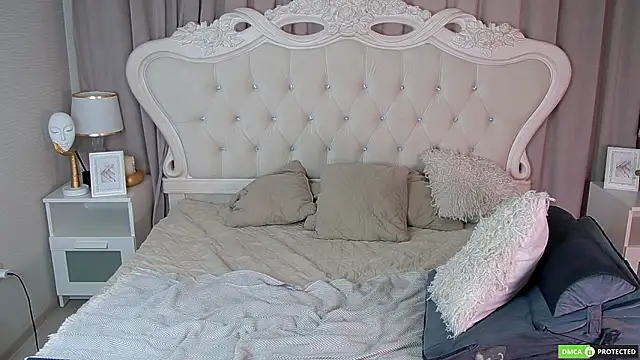 EmmaWarren online show from 03.11.26