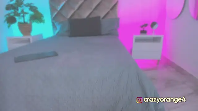 Crazyorange  online show from 10.11.25