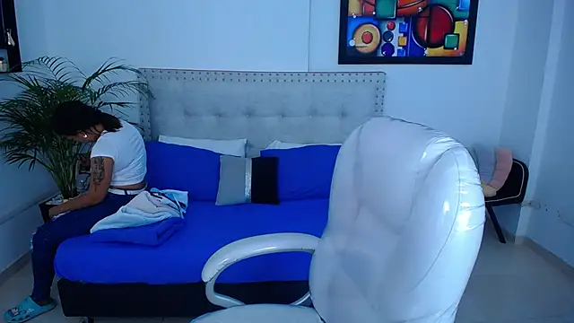 Chiqui milk  online show from 02.03.25