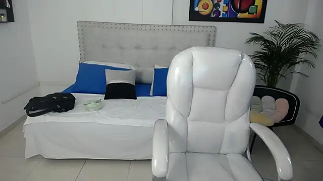 Chiqui milk  online show from 02.05.25