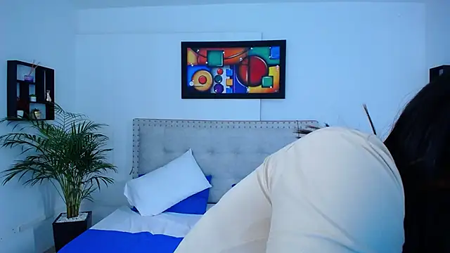 Chiqui milk  online show from 02.08.25