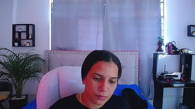 Chiqui milk  online show from 03.18.25