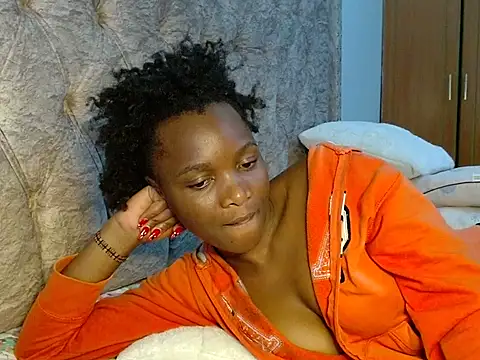 Snapshot of Naughty_Girl17 chatting on 11.29.25 Naughty Girl17 online show from 11.29.25