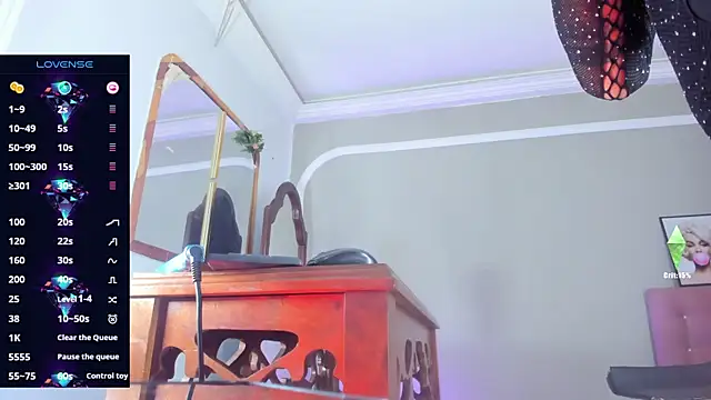 Jimena Grey online show from 10.17.25