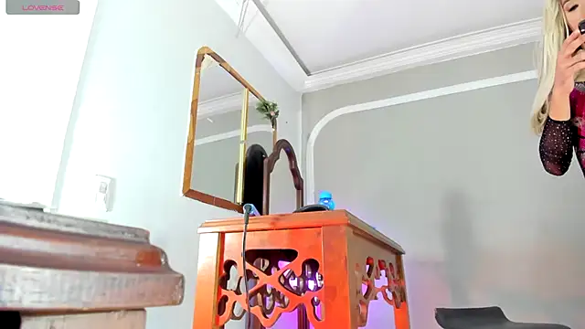 Jimena Grey online show from 10.19.25