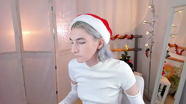 Mia Cheers online show from 12.22.24