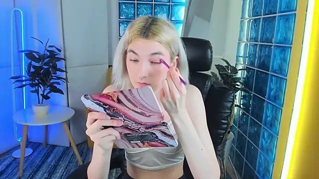 Mia Cheers online show from 01.22.25