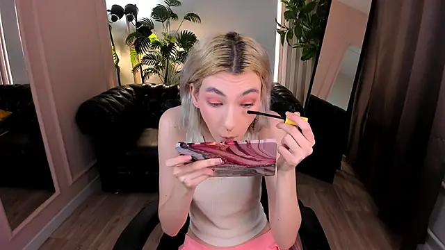 Mia Cheers online show from 01.28.25