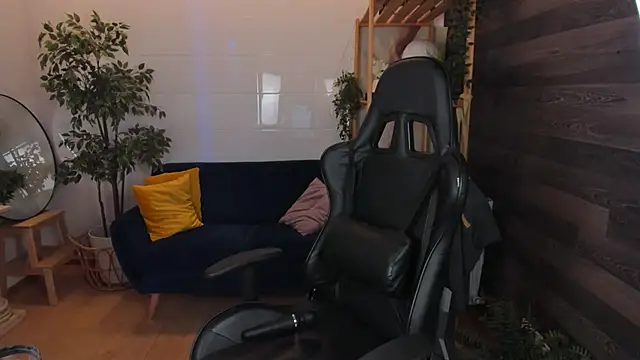 Mia Cheers online show from 03.08.25