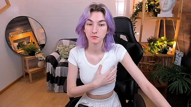 Mia Cheers online show from 12.03.25