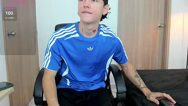 Snapshot of badboy_one_ chatting on 03.22.25 badboy one online show from 03.22.25