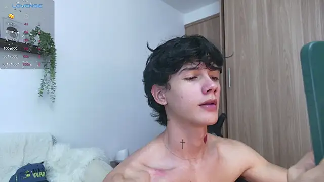 Snapshot of badboy_one_ chatting on 10.04.25 badboy one online show from 10.04.25