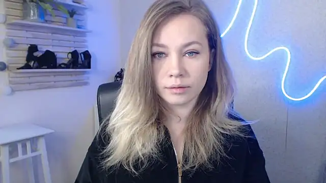 holly xglam online show from 01.24.25