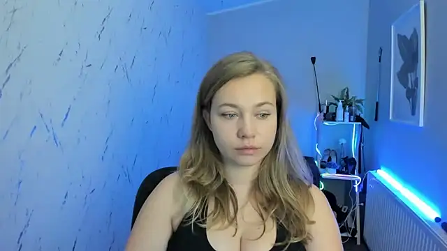 holly xglam online show from 09.22.25