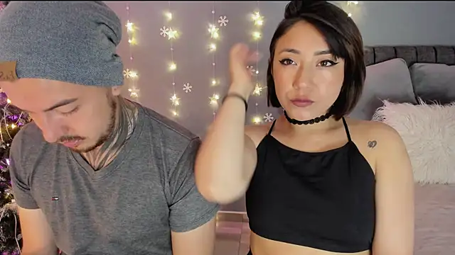 Snapshot of Hot_Couple666 chatting on 12.14.24 Hot Couple666 online show from 12.14.24