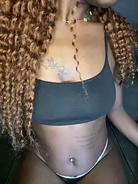 Snapshot of pretty_maliah chatting on 02.23.26 pretty maliah online show from 02.23.26