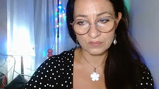Snapshot of KeisyNeonX chatting on 10.03.25 KeisyNeonX online show from 10.03.25