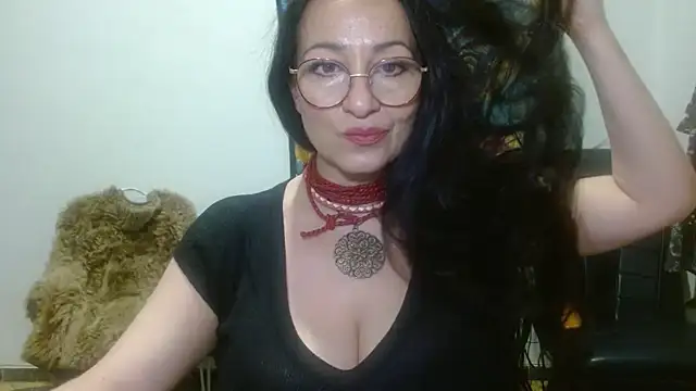 Snapshot of KeisyNeonX chatting on 04.21.26 KeisyNeonX online show from 04.21.26