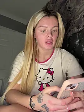 Snapshot of IrishTeenBarbie69 chatting on 03.05.25 IrishTeenBarbie69 online show from 03.05.25