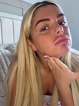 IrishTeenBarbie69 online show from 02.18.26