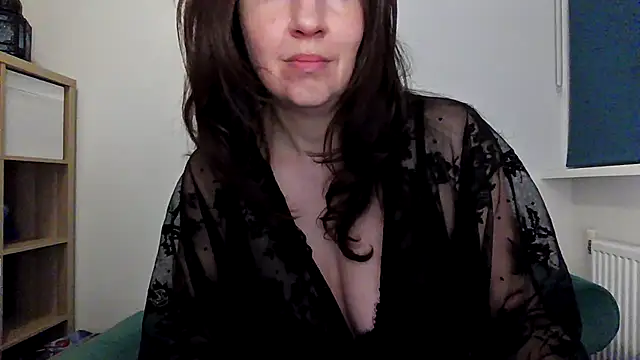 Ella Next Door online show from 12.19.25