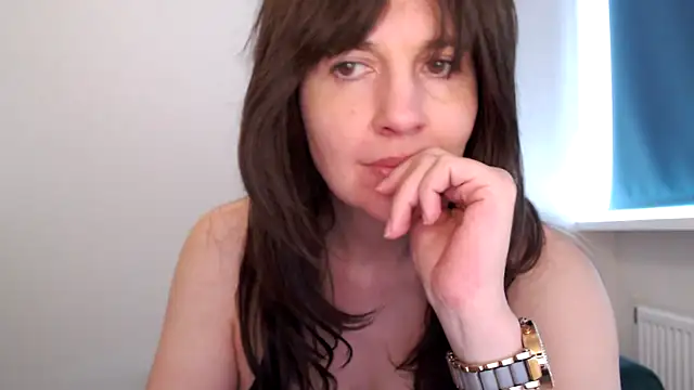 Snapshot of Ella_Next_Door chatting on 02.09.26 Ella Next Door online show from 02.09.26