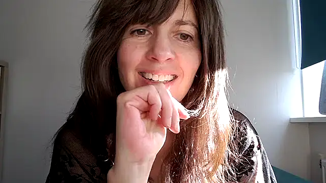 Snapshot of Ella_Next_Door chatting on 03.02.26 Ella Next Door online show from 03.02.26