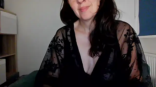 Ella Next Door online show from 07.08.26