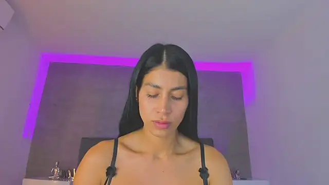 Snapshot of jasminehill_ chatting on 02.22.25 jasminehill online show from 02.22.25