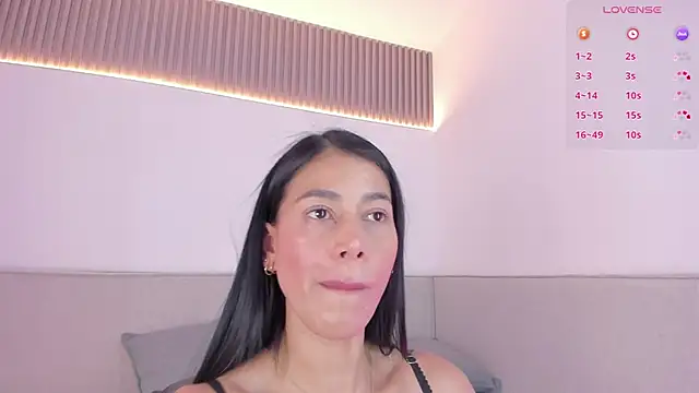 Snapshot of jasminehill_ chatting on 10.30.25 jasminehill online show from 10.30.25