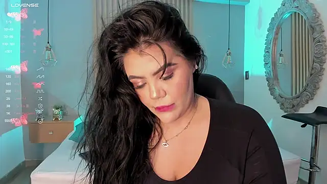 Snapshot of Harmonybabe_ chatting on 02.25.25 Harmonybabe online show from 02.25.25
