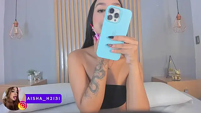 Snapshot of aisha_h_ chatting on 10.06.25 aisha h online show from 10.06.25
