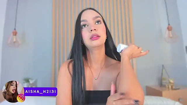 Snapshot of aisha_h_ chatting on 10.07.25 aisha h online show from 10.07.25