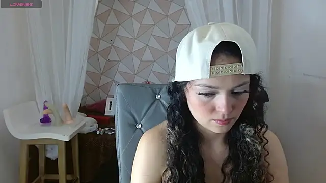 Snapshot of mapelove chatting on 01.16.25 mapelove online show from 01.16.25