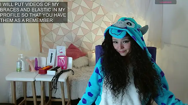 Snapshot of mapelove chatting on 03.04.25 mapelove online show from 03.04.25