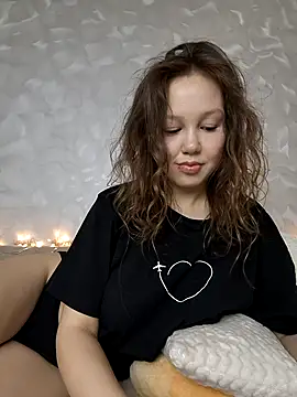 Snapshot of _AnMiss_ chatting on 12.19.25 AnMiss online show from 12.19.25