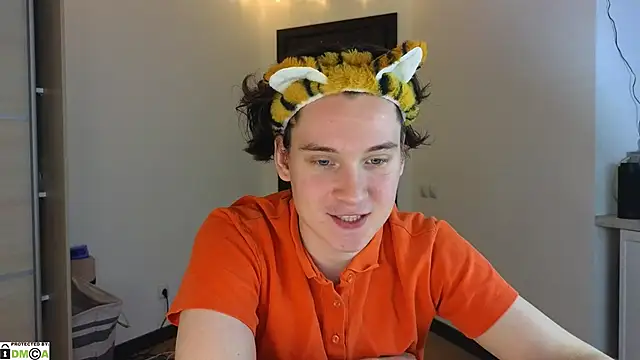 MoreRealAlex online show from 02.10.25