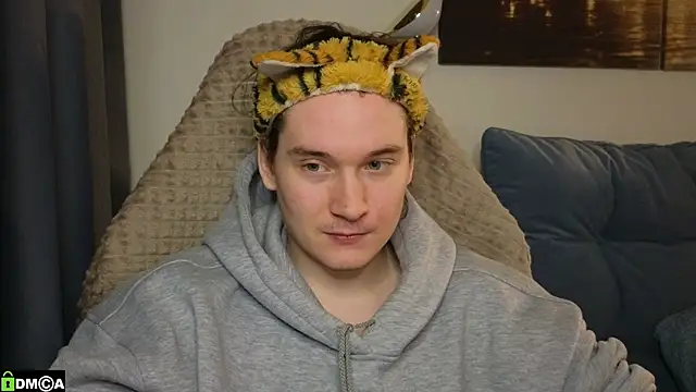 MoreRealAlex online show from 04.19.26