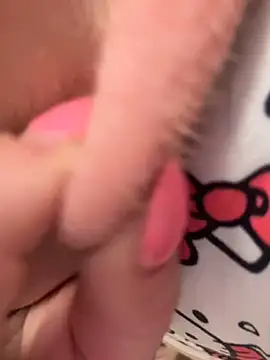 Snapshot of charmillebr chatting on 03.23.25 charmillebr online show from 03.23.25