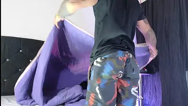 Snapshot of john_cartter1 chatting on 10.22.25 john cartter1 online show from 10.22.25