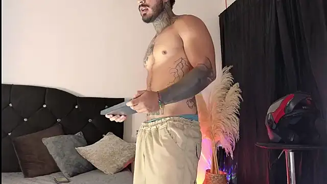 Snapshot of john_cartter1 chatting on 11.04.25 john cartter1 online show from 11.04.25