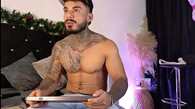 Snapshot of john_cartter1 chatting on 11.17.25 john cartter1 online show from 11.17.25