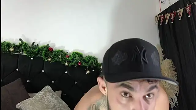 Snapshot of john_cartter1 chatting on 12.01.25 john cartter1 online show from 12.01.25