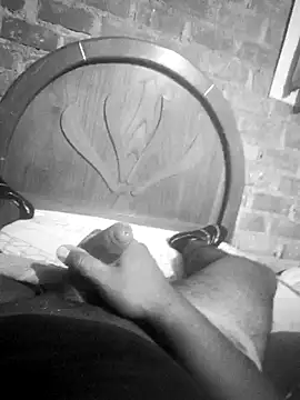 Snapshot of Dnick2 chatting on 02.05.25 Dnick2 online show from 02.05.25