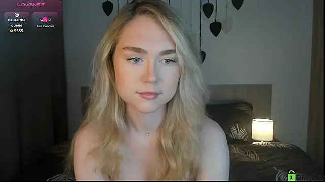 TheVanessaMaes online show from 10.24.25