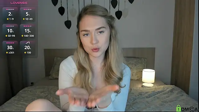 TheVanessaMaes online show from 10.28.25