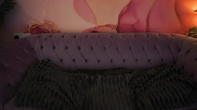 MagicPeachh  online show from 11.17.25