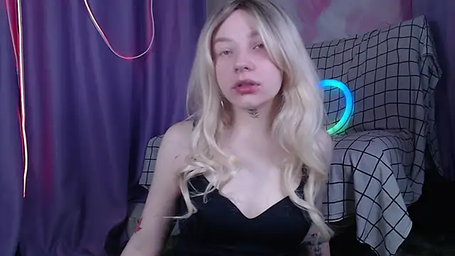 Lexy Lovy online show from 10.24.25