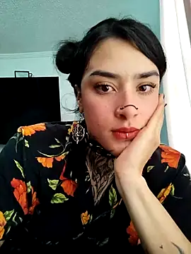 Snapshot of taaylor33 chatting on 10.15.25 taaylor33 online show from 10.15.25