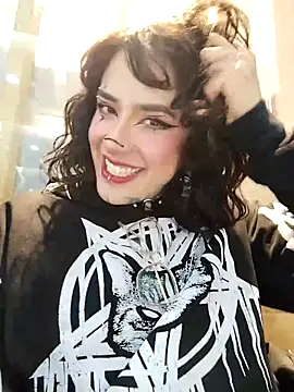 Snapshot of taaylor33 chatting on 10.25.25 taaylor33 online show from 10.25.25